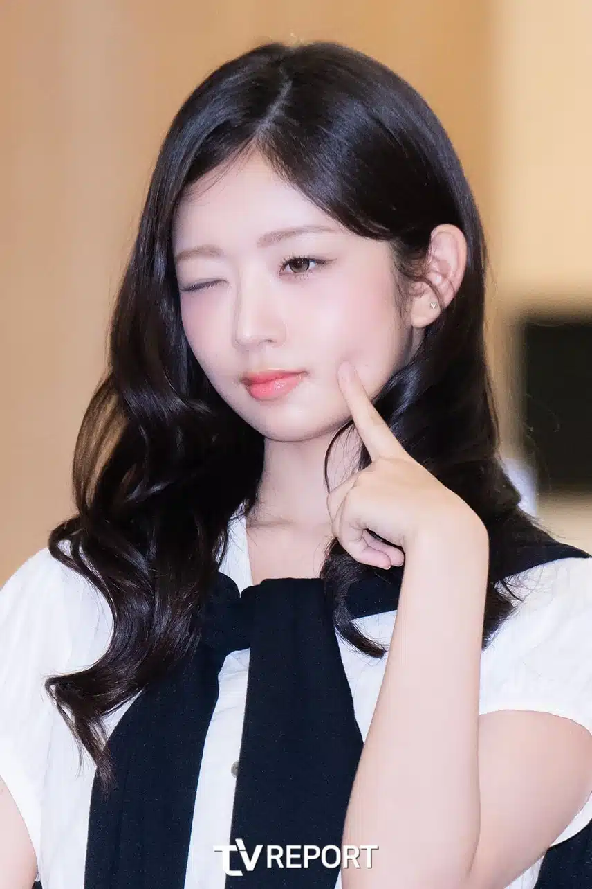 일본 애니에 나오는 캐릭터같은 레이 출국 사진