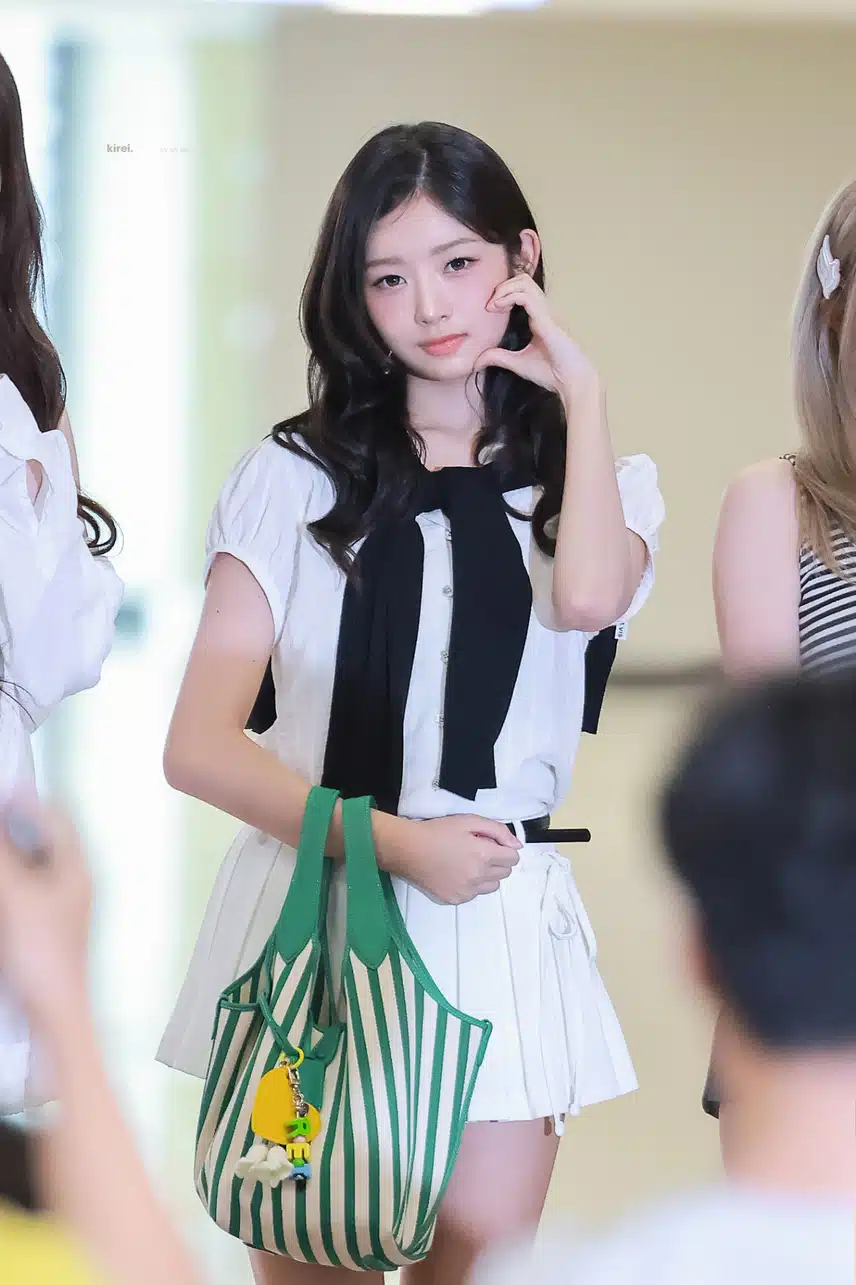 일본 애니에 나오는 캐릭터같은 레이 출국 사진
