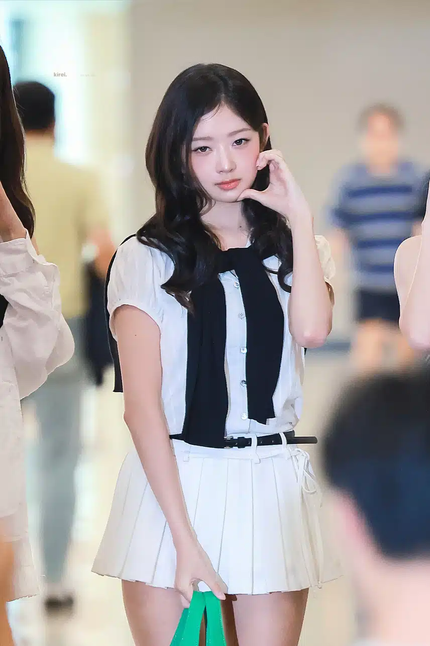 일본 애니에 나오는 캐릭터같은 레이 출국 사진