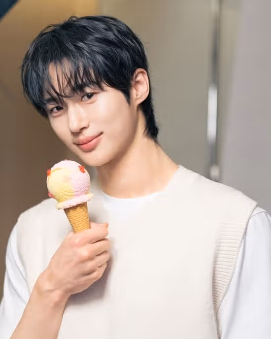 Byun Woo-seok publicó una foto reciente en Instagram.