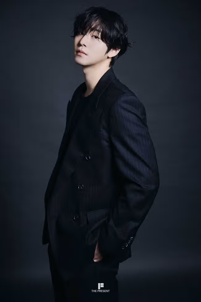 안효섭님 새로 찍은 프로필사진들 같은데 잘나왔네요