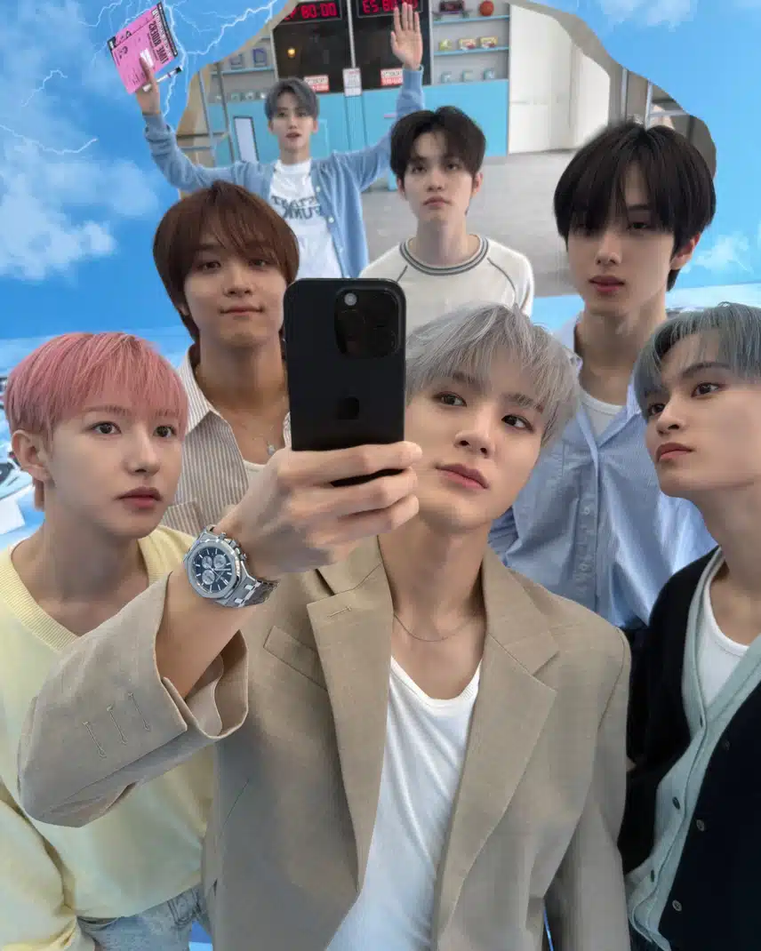 팝업현장에서 재미있게 사진 남기는 NCT 드림