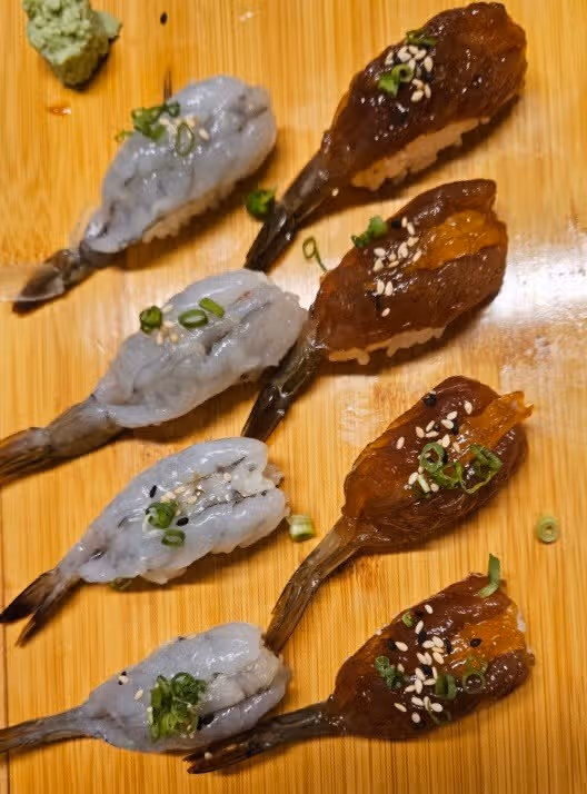 간장 새우 초밥으로 입맛 살려주네요.🦐 🍣 