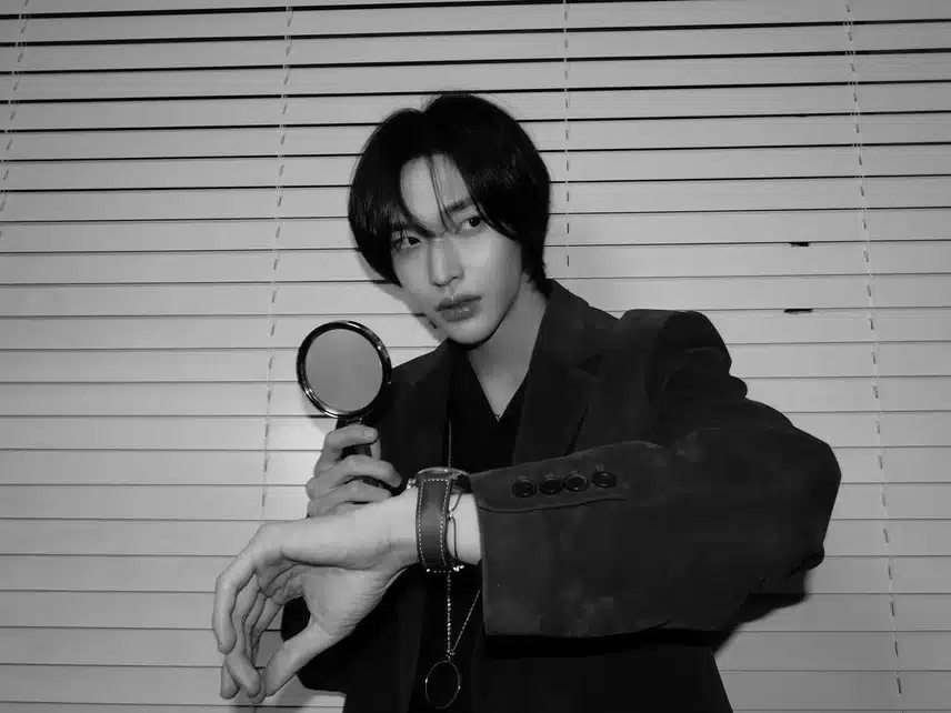 Saya membuat foto itu hitam-putih, tetapi hasilnya terasa bagus.