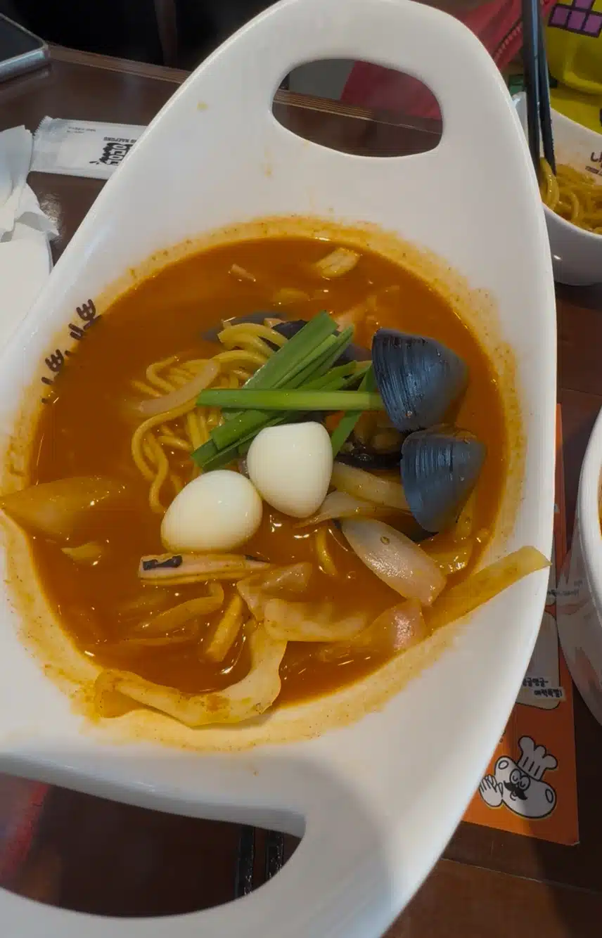 장맛비오는날 짬뽕 먹어요 