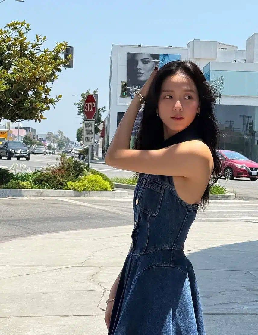 뜨거운 햇살속에서도 빛나는 지수 웨이보 업데이트
