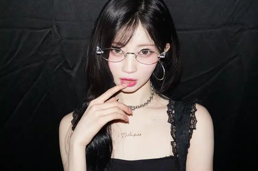 긱시크 안경 찰떡인 베이비몬스터 아사