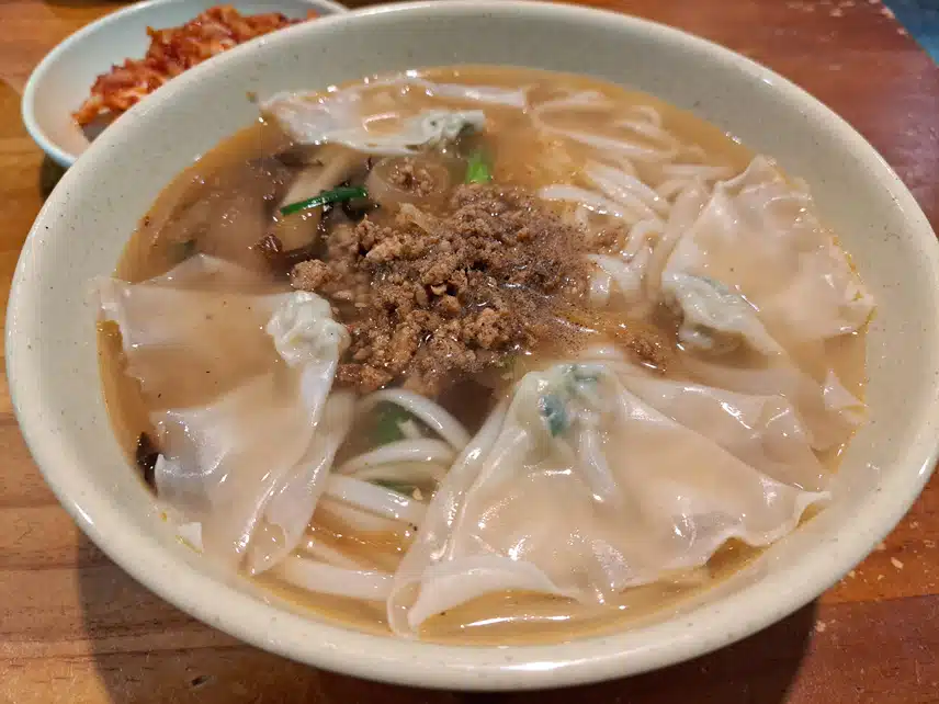 유년시절부터 다닌 명동교자