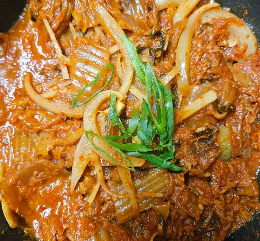 참치 고추장 김치찌개 보글보글 꿇였네요.🐬🥔