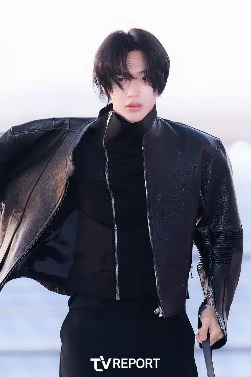 원빈이 올 블랙이 잘 어울리네요 