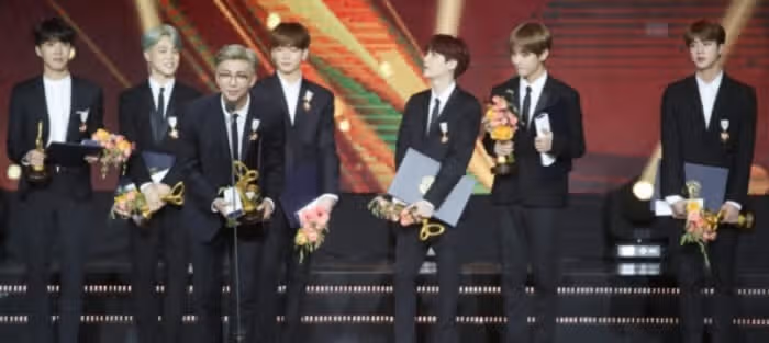 유튭 추천에 떠서 보는데 방탄 수상소감 진짜 너무 멋지네요 