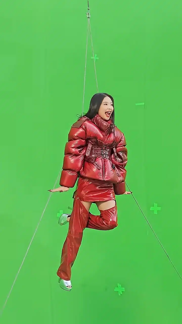 Jennie in the behind-the-scenes of the hip-hop MV