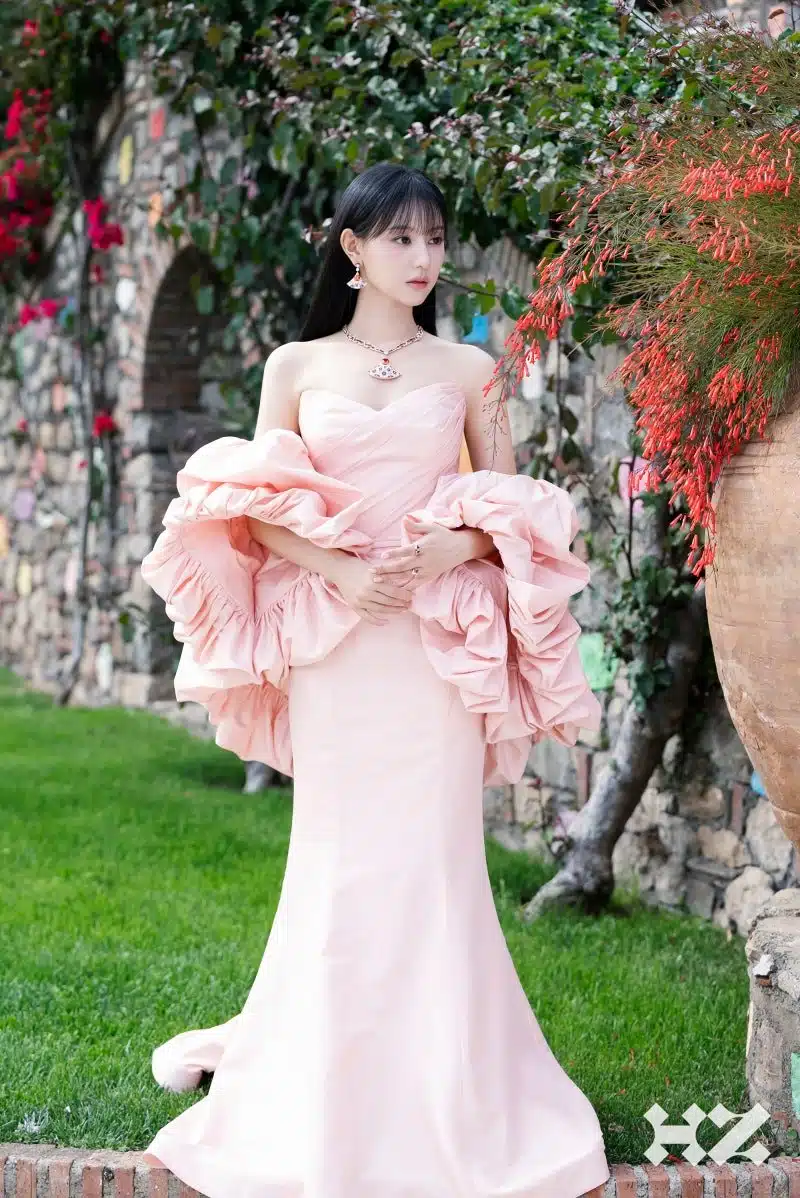 Kim Ji-won Bulgari Noblesse July issue photoshoot behind the scenes photosjpg