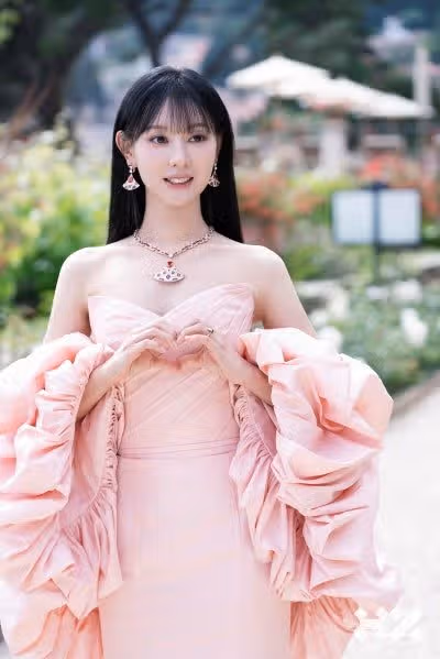 Kim Ji-won Bulgari Noblesse July issue photoshoot behind the scenes photosjpg