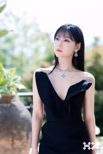 Kim Ji-won Bulgari Noblesse July issue photoshoot behind the scenes photosjpg