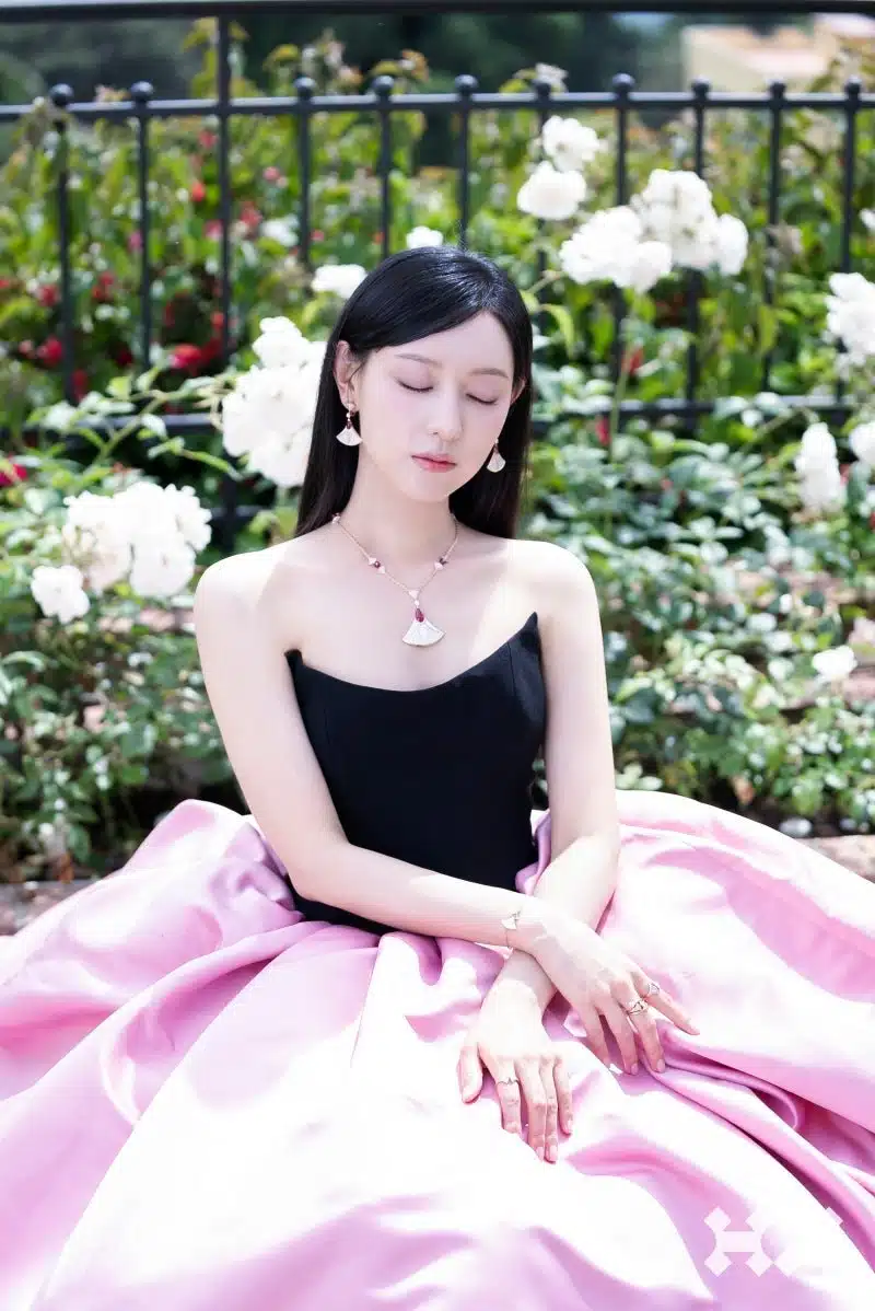 Kim Ji-won Bulgari Noblesse July issue photoshoot behind the scenes photosjpg