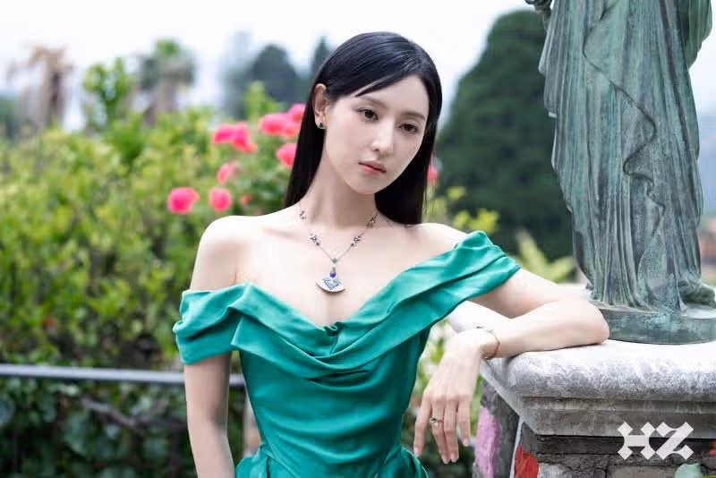 Kim Ji-won Bulgari Noblesse July issue photoshoot behind the scenes photosjpg