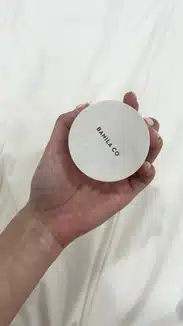 ⭐️워터밤에서도 거뜬한 완벽 베이스 조합 추천⭐️(어바웃톤 파운데이션 ,바닐라코  파우더, 다이소 태그 픽서)