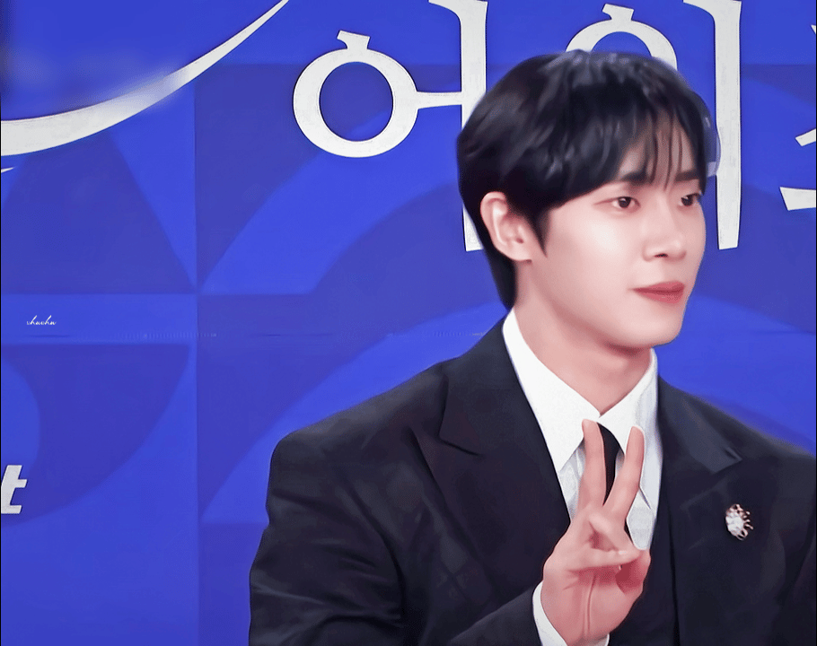 아직은 쑥스러운 추