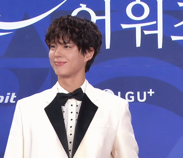 😆 보검님 청룡시리즈어워즈 사진 떴어용! 헤어가 너무 귀엽네여 😆