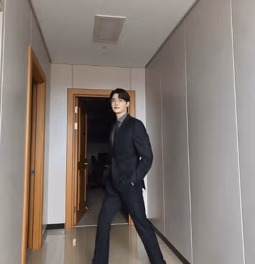 이종석 수트핏 완벽 소화