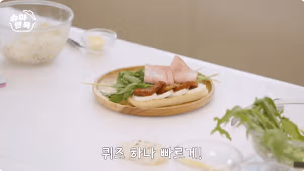 Shua made a lunch box for Carats
