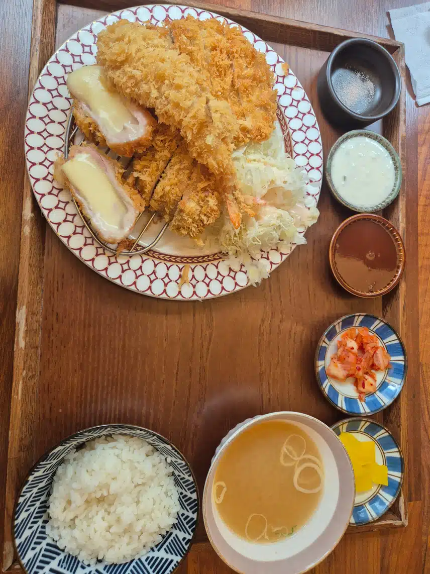 신논현역의 카츠공방 돈까스 맛있고 괜찮답니다.