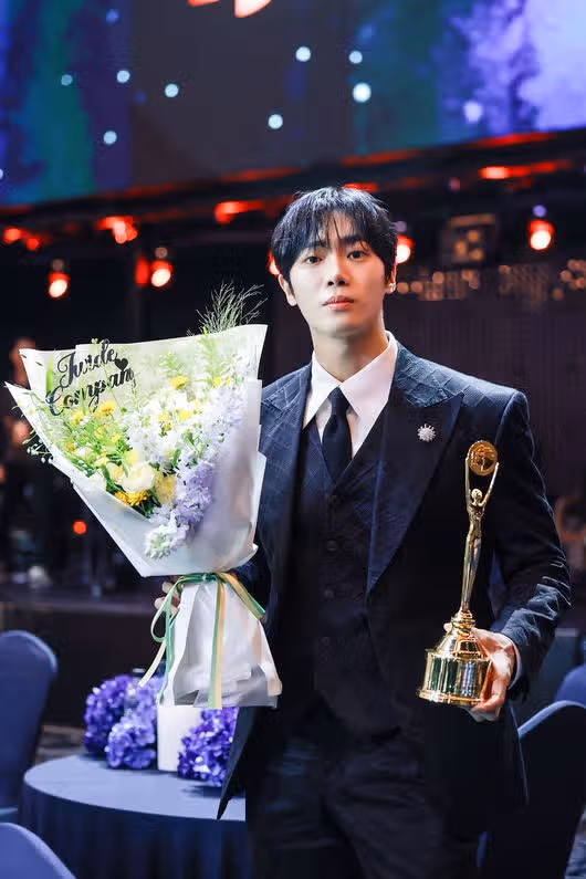 추영우님 청룡시리즈어워즈 신인상 수상 축하합니다 