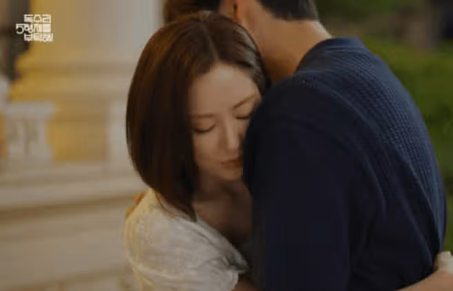 고맙고 감사하다며 포옹을 하네요 