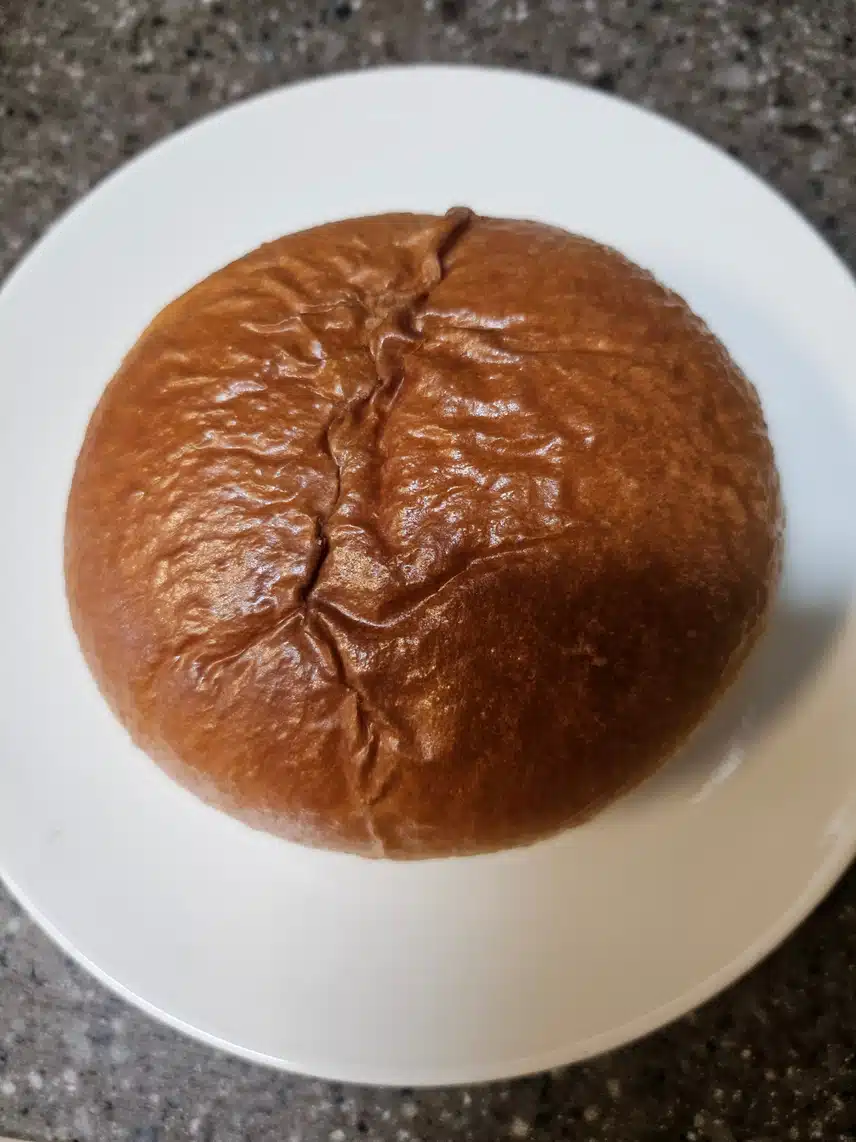 소금빵 데워서 😍