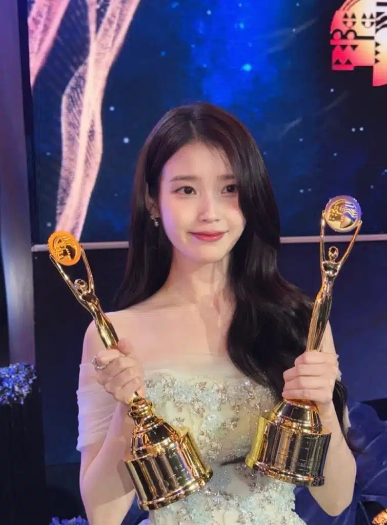 아이유 커리어 정말 대단합니다