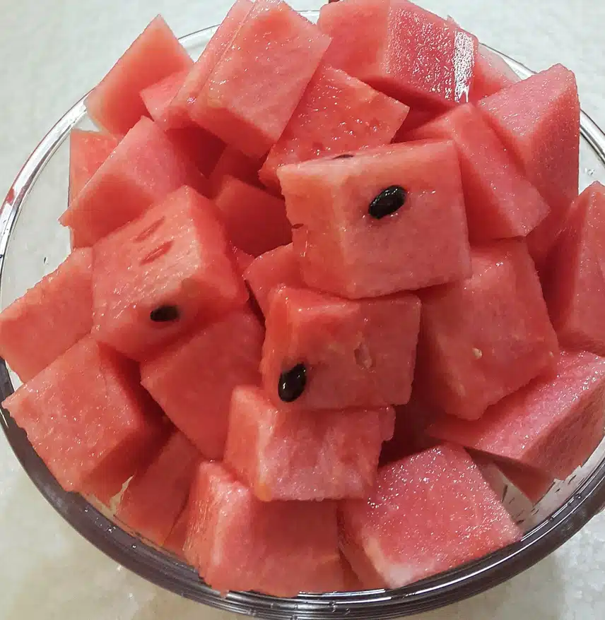 시원한 수박 먹어요.