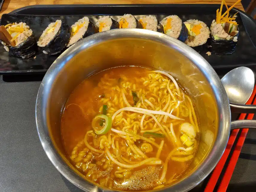 라면에 김밥