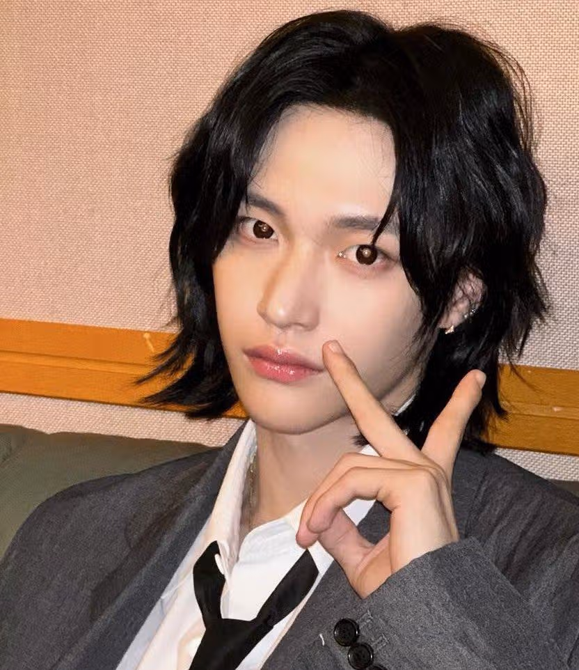 흑발 장발이 잘 어울리는 원빈이 너무 예뻐요