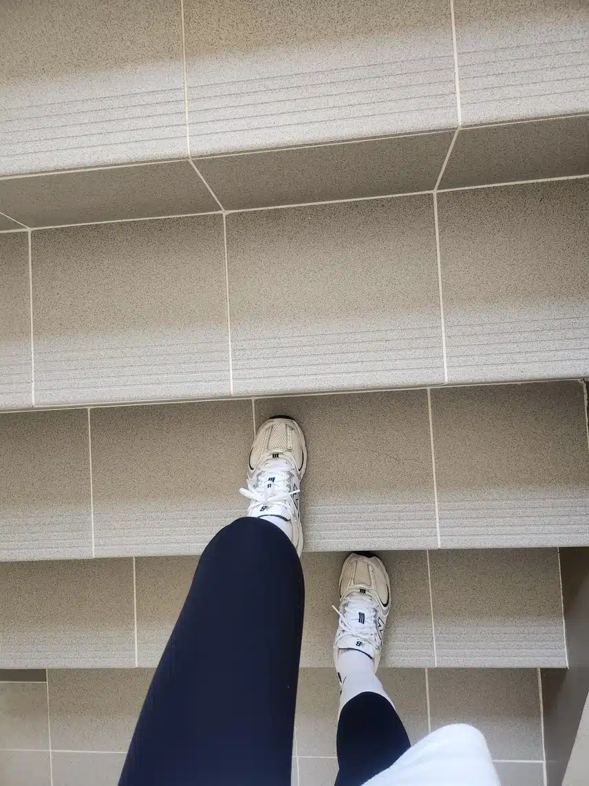 하체 강화 계단 오르기로