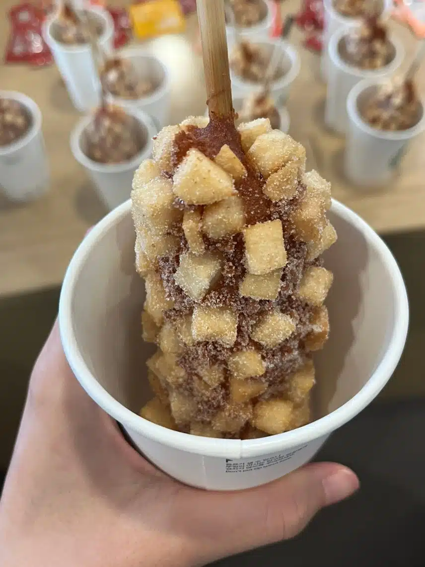 간식 명량핫도그 먹어요