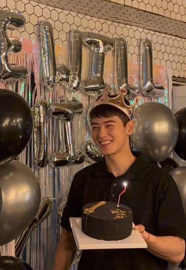 아스트로 차은우님...머리를 잘라도 잘생겼네요