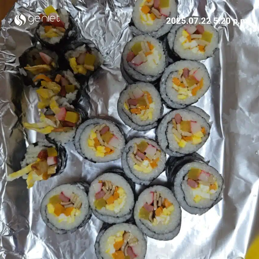 오늘저녁은 김밥입니다,,