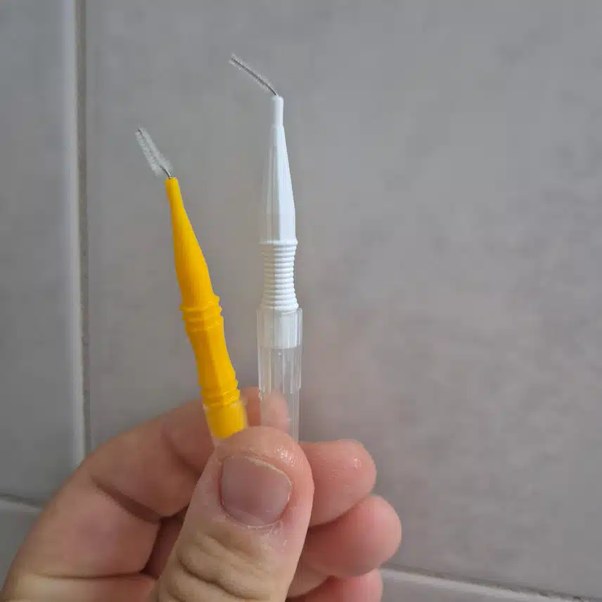 치간칫솔 쓰기