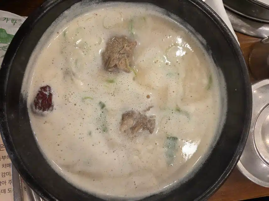 들깨 갈비탕을 먹었습니다 