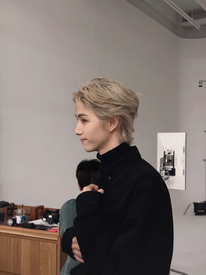 무슨 촬영일까요?? 마크 인별 업뎃 💚