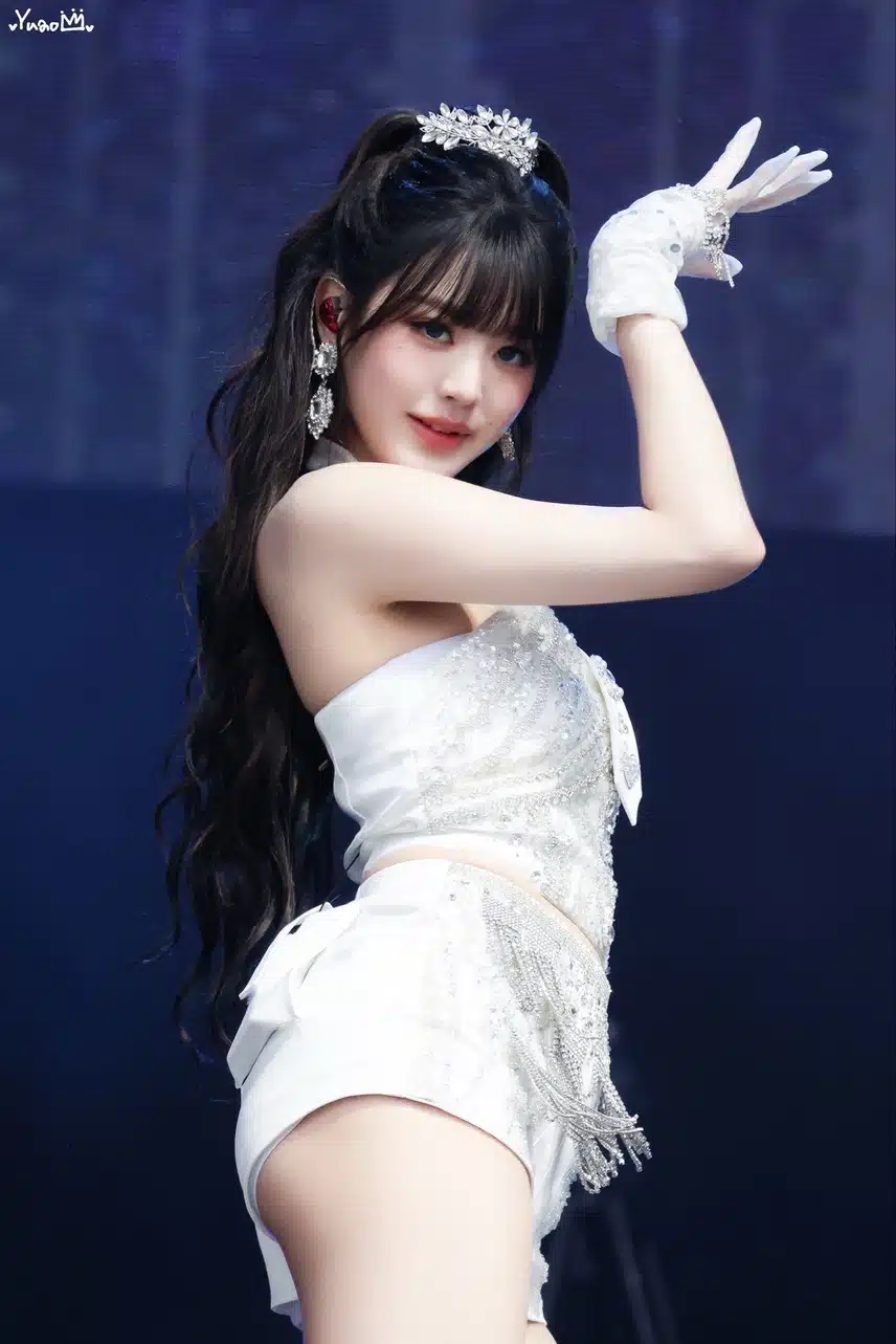 Wonyoung is so pretty at Lollapalooza
