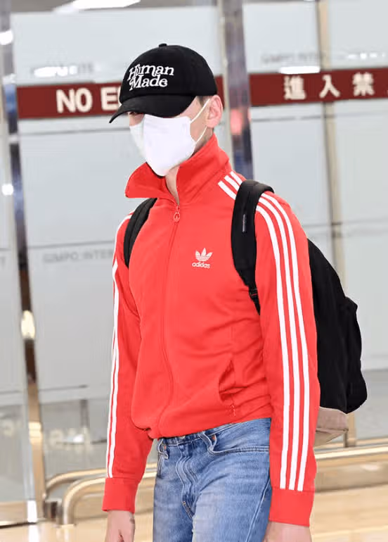 Vernon's airport fashion, he's just like an ordinary person~