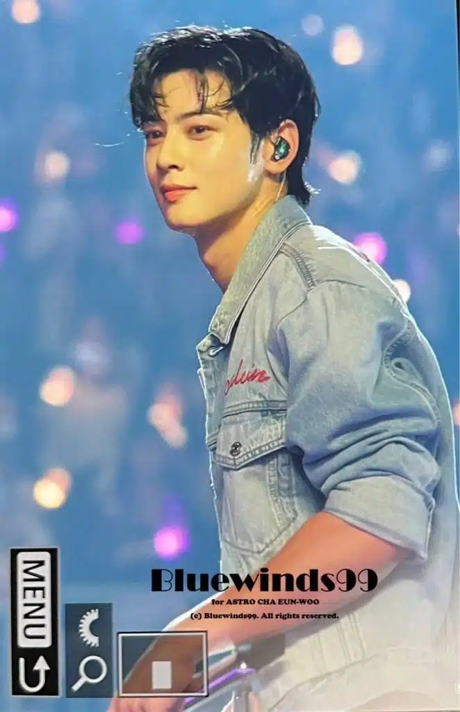 Cha Eun-woo looks great in a blue-green fashion