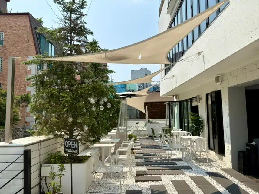 신논현에 있는 퍼스트 커피숍 커피 즐기기 좋아요