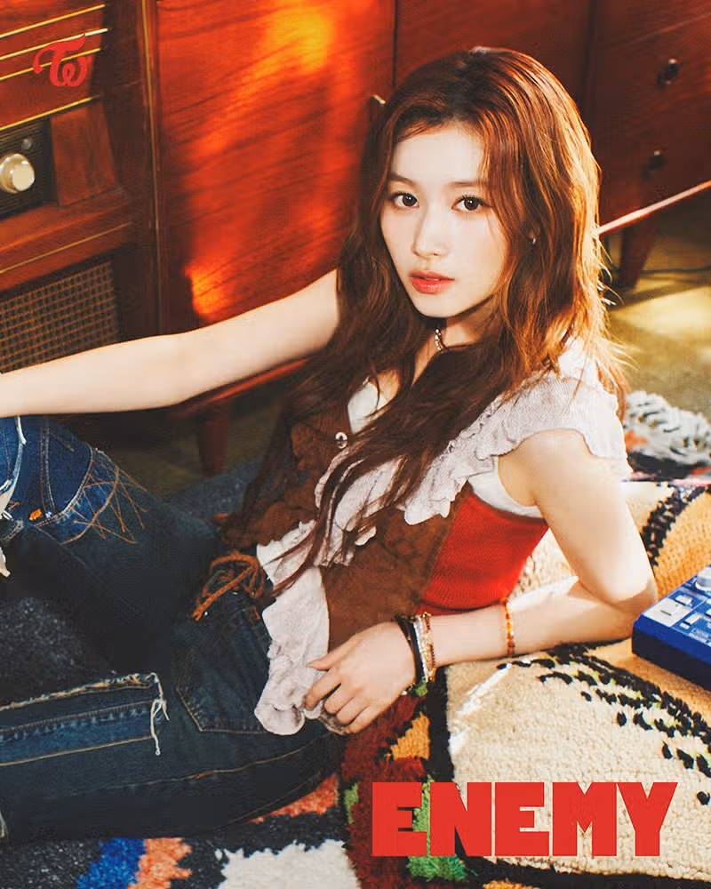Japanese regular 6th album 『ENEMY』 concept photo B