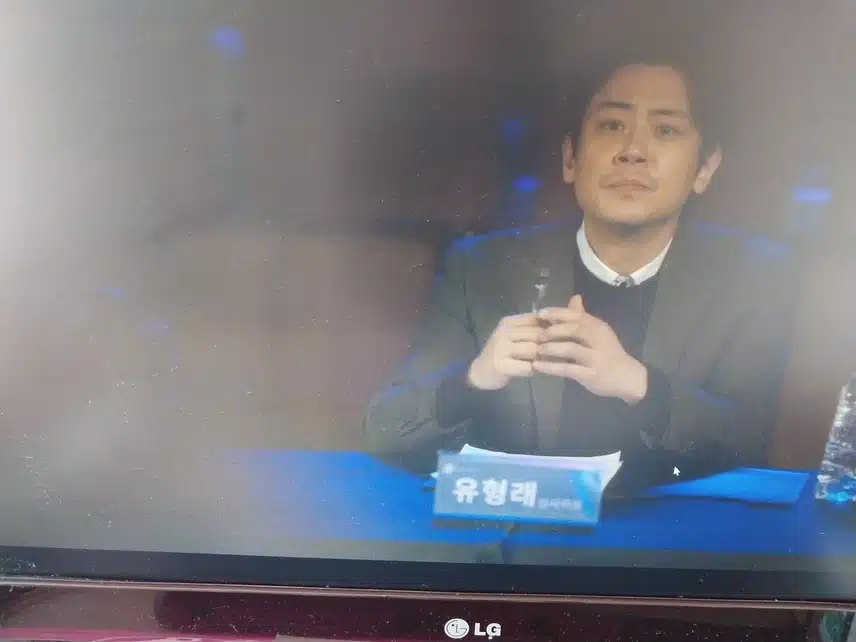 2화 시작   부모가 버린후 살아있는 아이들 한명씩 에피소드
