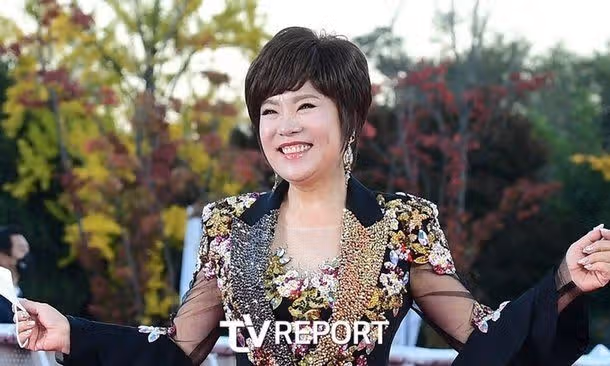 🌺김용빈, '데뷔 52년 차' 김연자 붙잡고 헤드뱅잉 댄스.흥 대폭발 ('사랑의 콜센타')