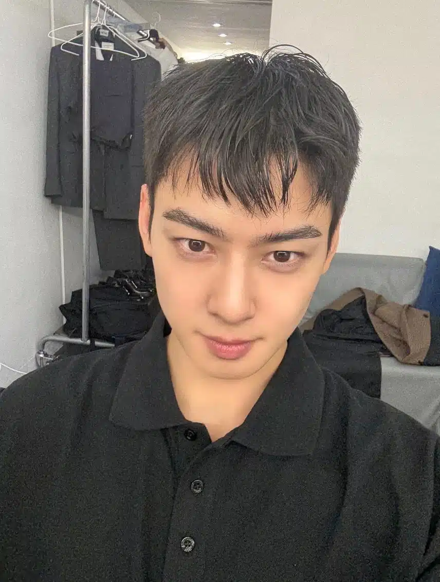 입대전 머리 짧게 자른 사진 올라온 은우님