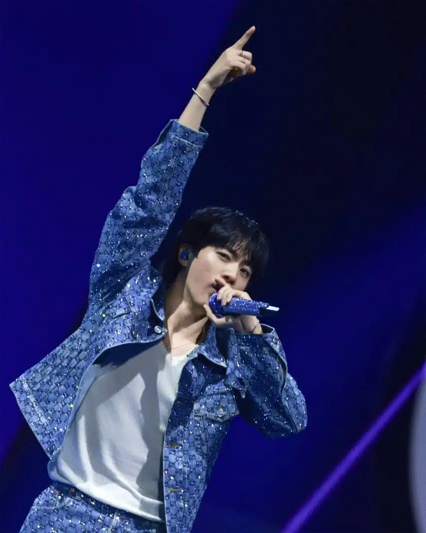 BTSジン、ダラス公演1日目の写真インスターアップ！